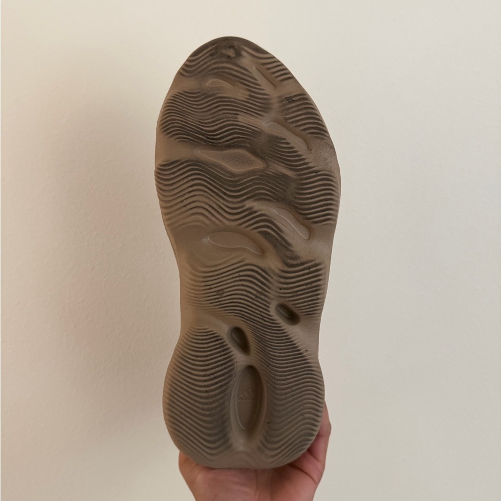 Yeezy Foam RNNR MIST - Picture 4 of 4